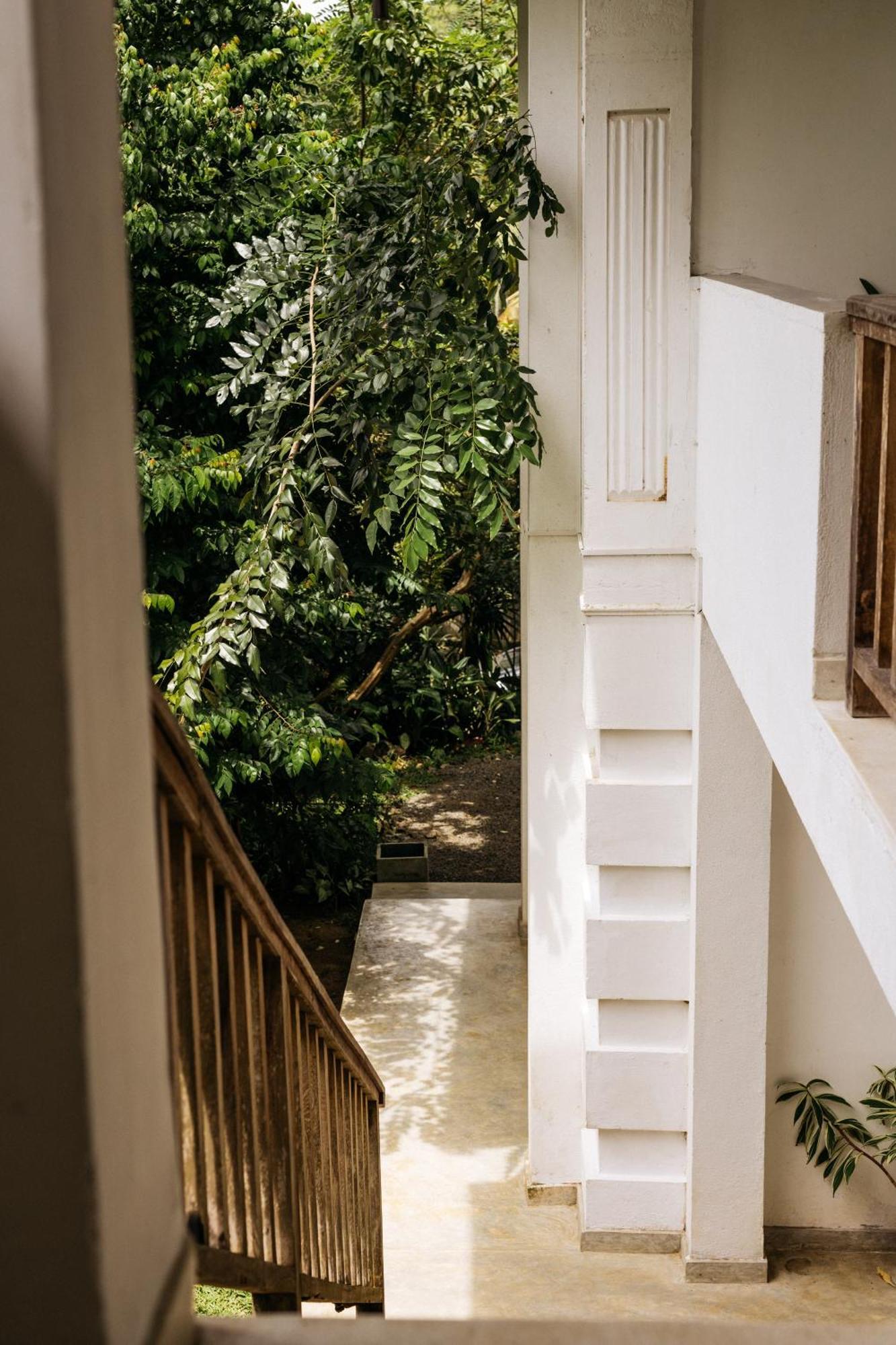 ホテル Watu House ディックウェラ エクステリア 写真