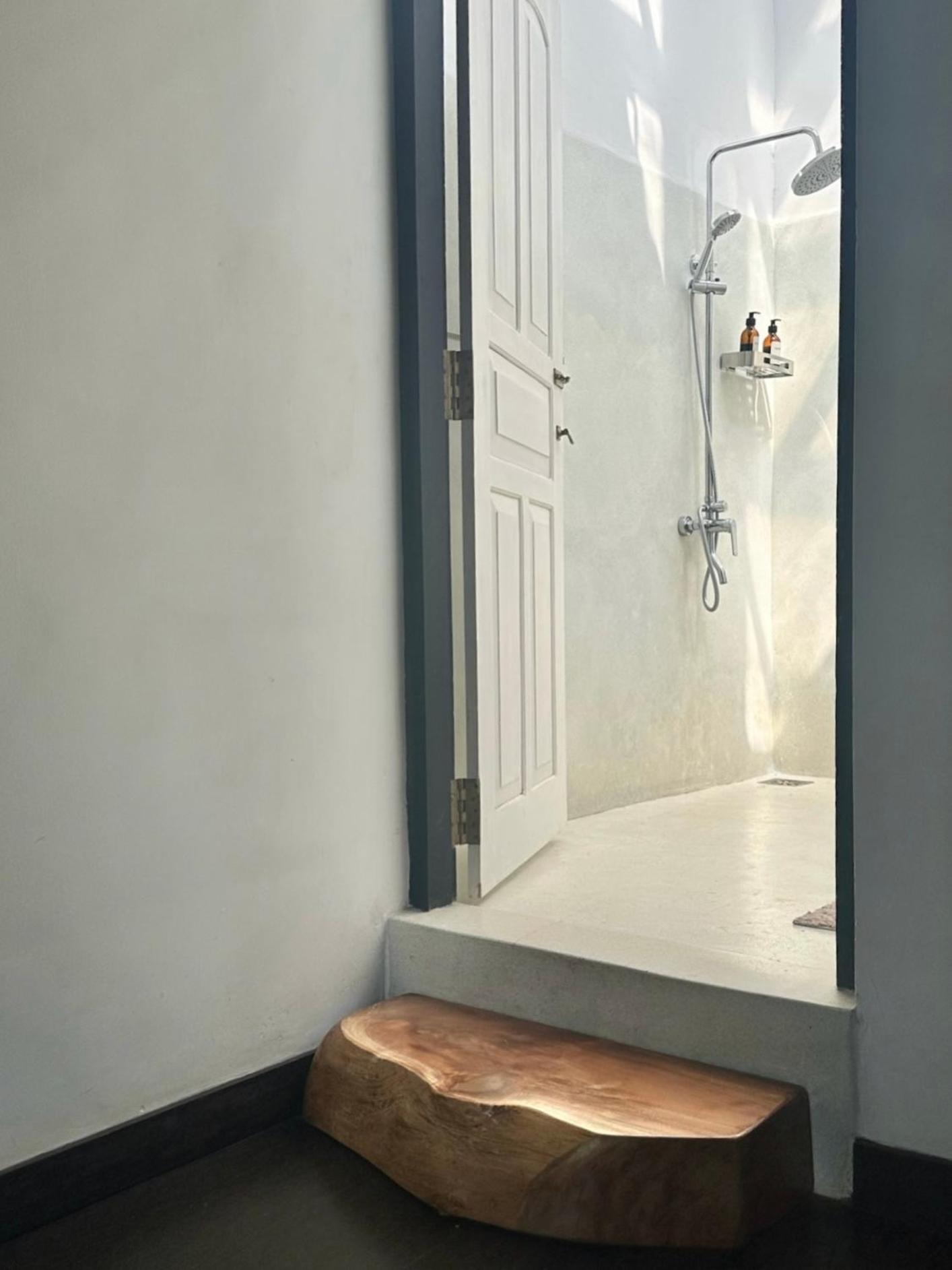 ホテル Watu House ディックウェラ 部屋 写真